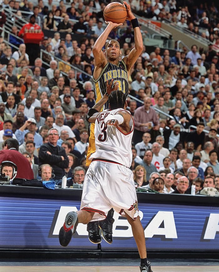 2001-0424-Reggie-MIller-Allen-Iverson-080085601.jpg